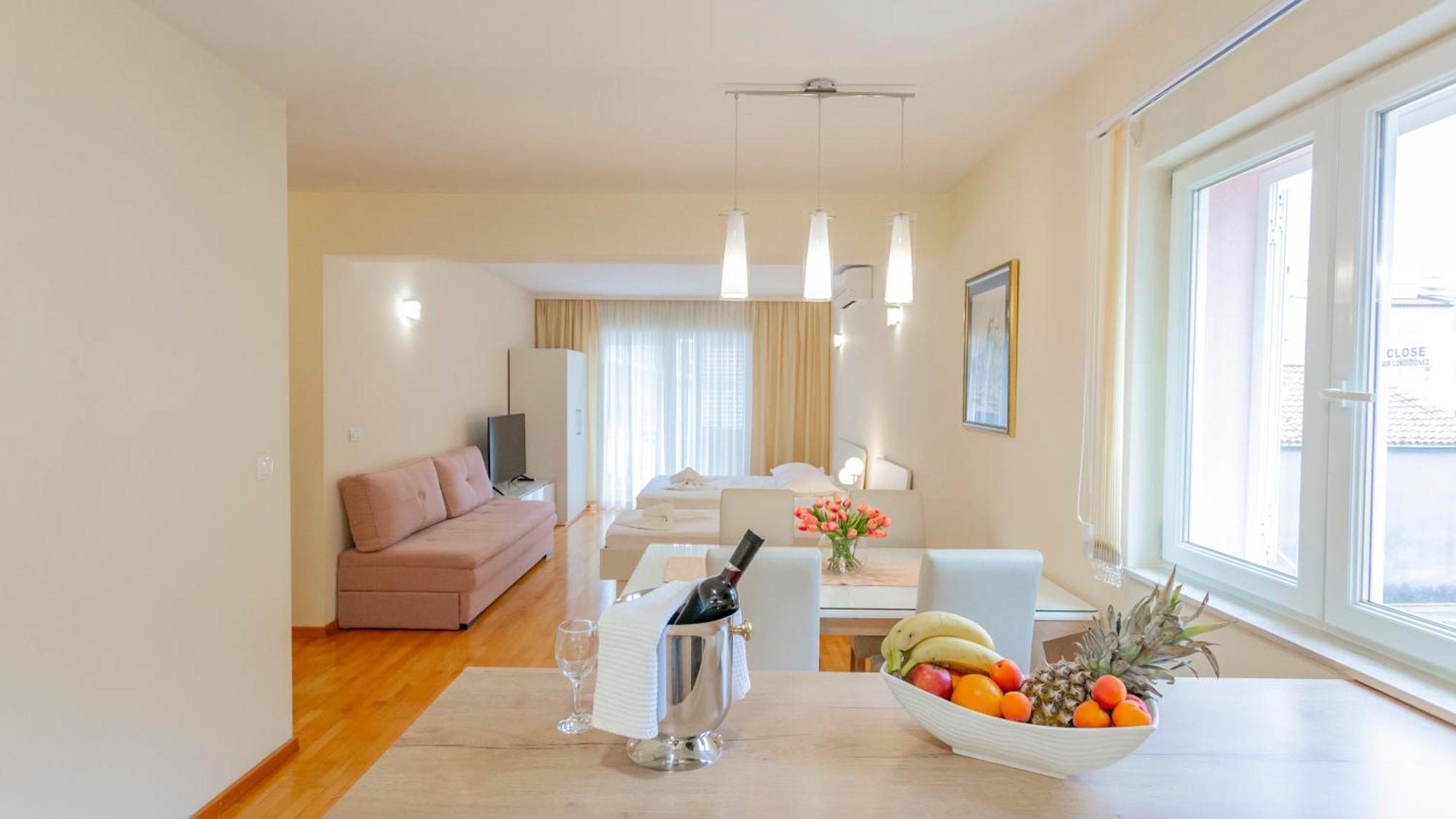 Baska Voda Apartments - Steps From The Beach, Free Parking, Central Location Esterno foto