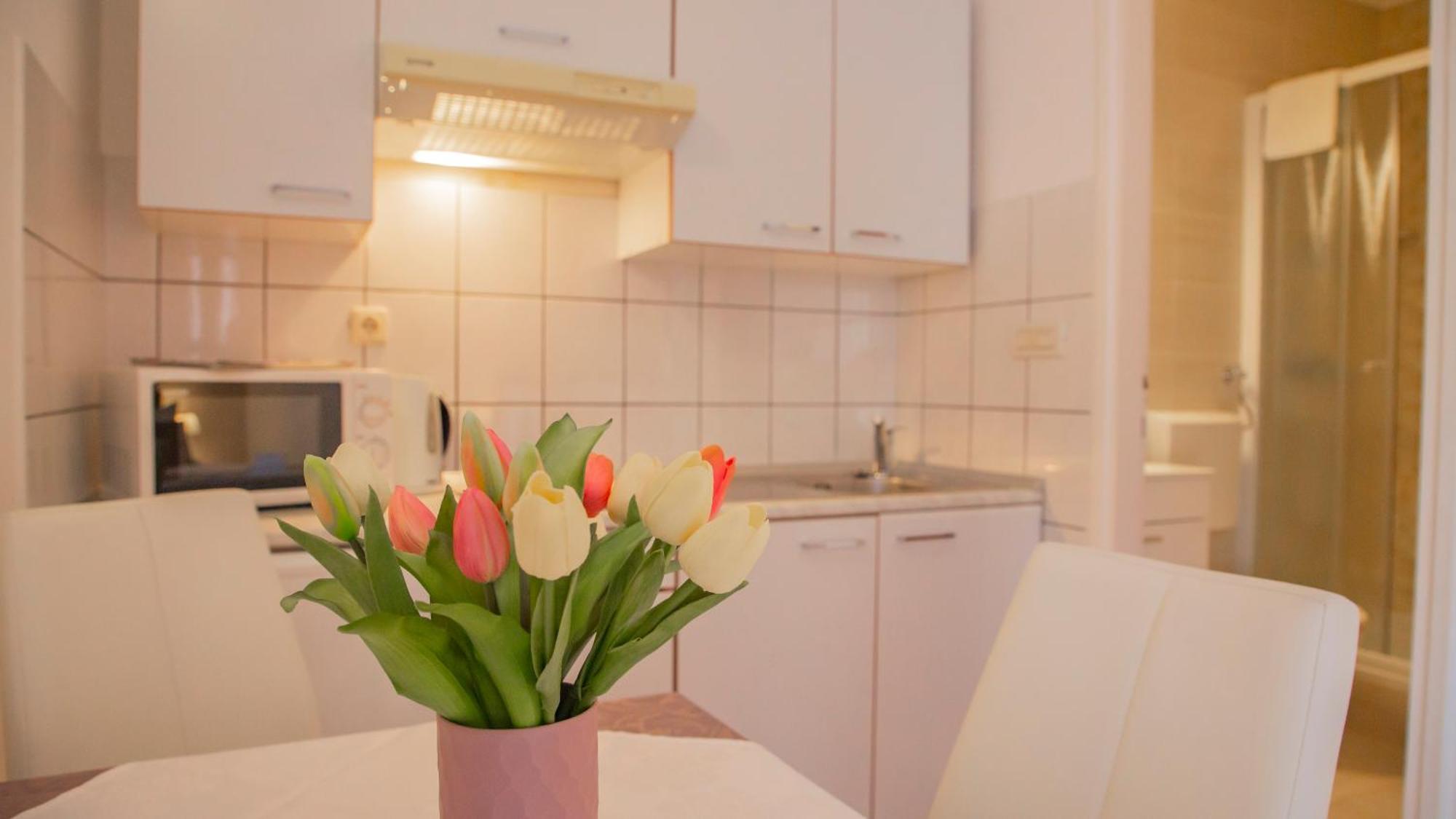 Baska Voda Apartments - Steps From The Beach, Free Parking, Central Location Esterno foto