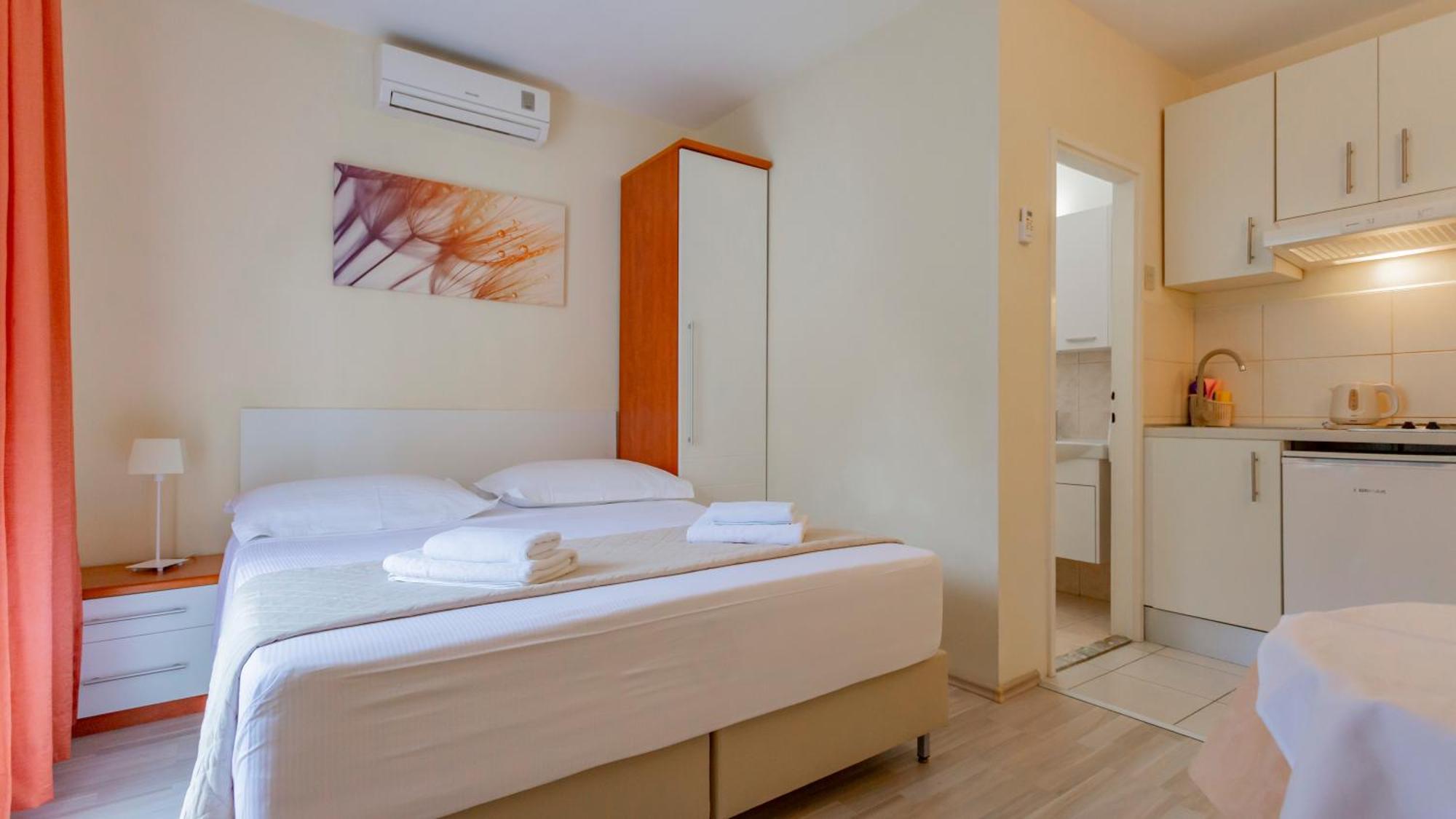 Baska Voda Apartments - Steps From The Beach, Free Parking, Central Location Esterno foto