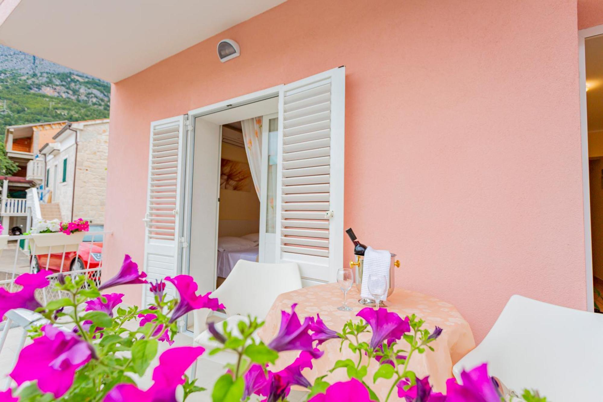 Baska Voda Apartments - Steps From The Beach, Free Parking, Central Location Esterno foto